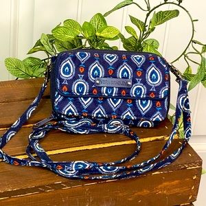 Like new! Vera Bradley RFID All in 1 Crossbody Bag